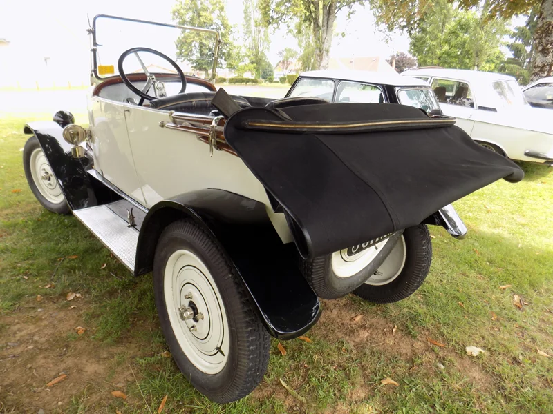 Voiture ancienne - Arrière