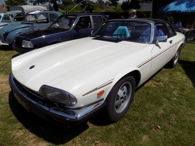 Voiture de marque inconnue